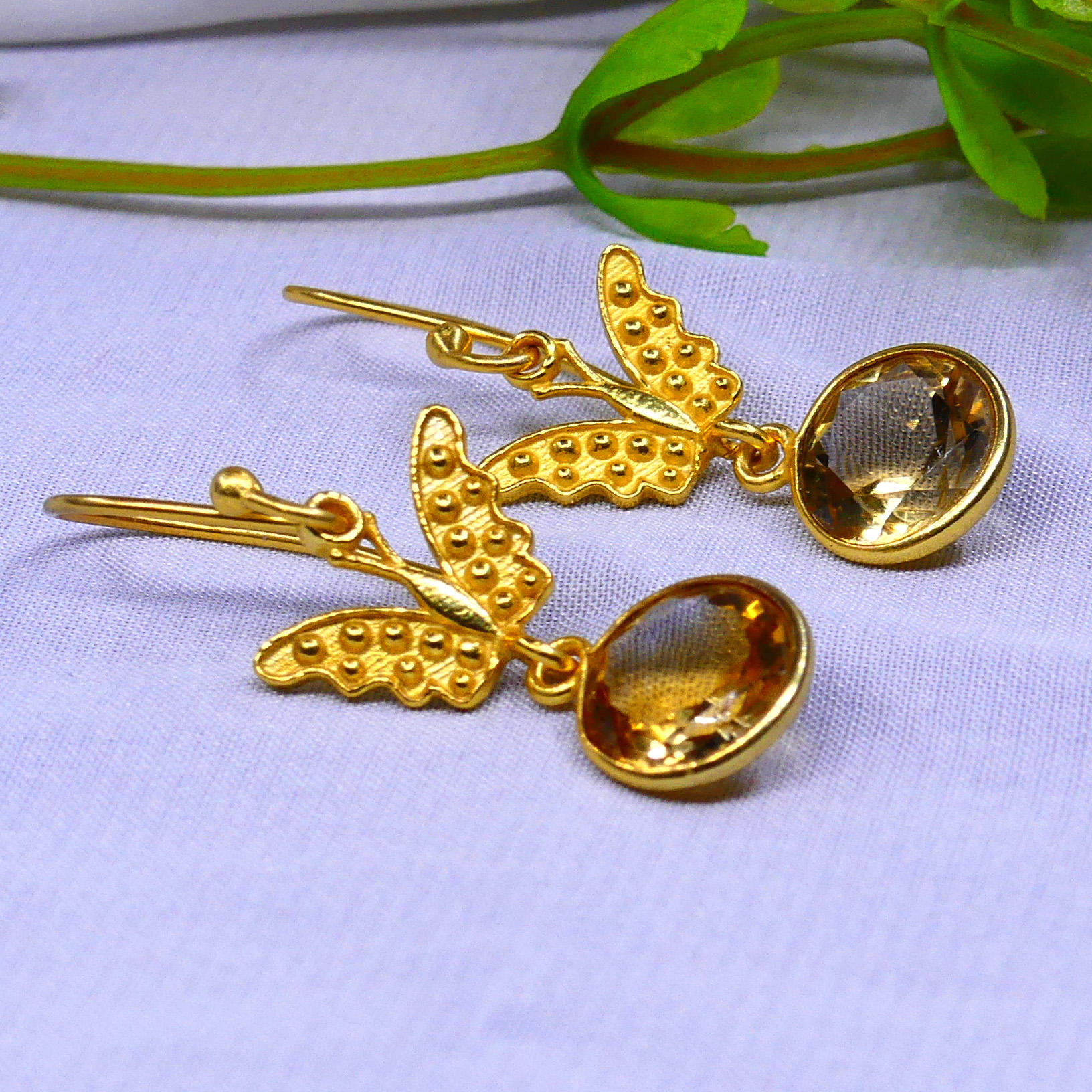 สีเหลือง