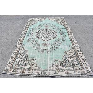 Tapis Turc Vintage 5.5 X 9.2ft Vert Beige Plat Tissage Laine avec Motif Patchwork pour Décorations de Salon ou Utilisation de Couloir - Product Image 1