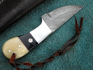 Couteau Skinner en acier damassé fait à la main personnalisé avec gaine en cuir supporté OEM - Product Image 3