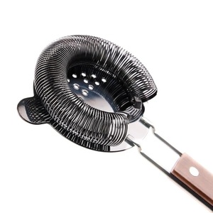 Passoire à cocktail Hawthorne de qualité supérieure avec poignée en bois, ressort en acier inoxydable, contrôle de déversement fluide pour bar à domicile - Product Image 2
