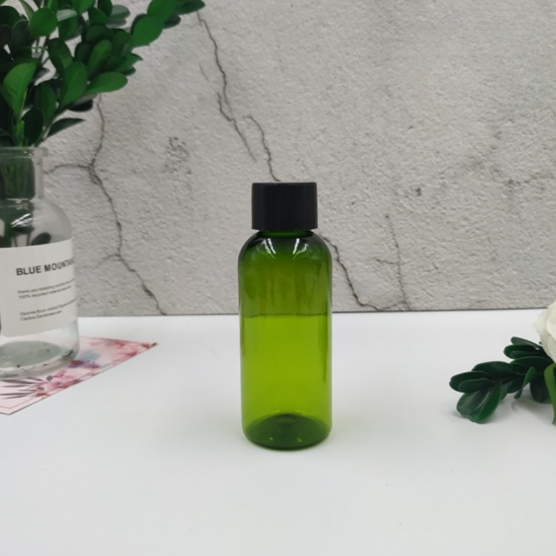 สีเขียวเข้ม