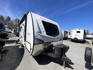 Remolque Coachmen Freedom Express 192RBS usado del 2021, listo para la venta. - Product Image 3