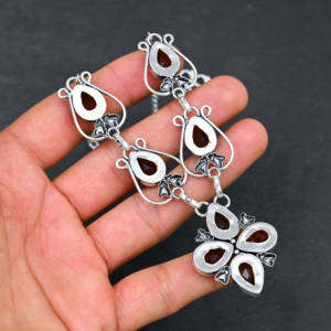 Collar de Lujo de Plata de Ley con Granate Rojo Sintético en Forma de Pera de 18 Pulgadas - Joyería para Regalo de Boda - Product Image 4