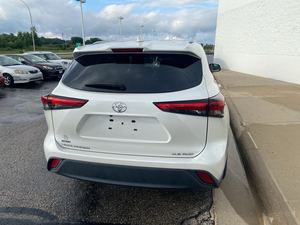 2023 para To-yo-ta High_lander XLE AWD - Product Image 2