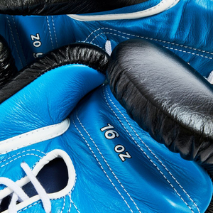 New Winning Gants d'entraînement en cuir de boxe Noir Bleu Couleur Dentelle - Product Image 2