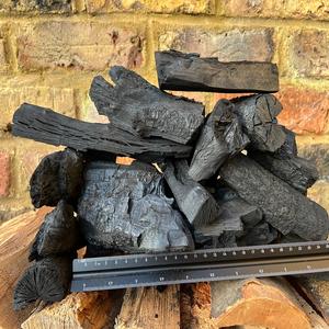 Charbon de bois de chêne de qualité supérieure, fabriqué à la machine pour barbecue - Product Image 1