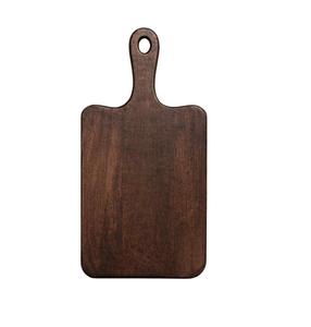 Tabla de cortar de madera diseñada para un manejo seguro que garantiza un agarre estable para cortar verduras, frutas o carnes. - Product Image 2