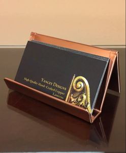 Support de carte au design unique en couleur cuivre avec métal parfait pour la décoration de table et le stockage de cartes élégant et fonctionnel - Product Image 3