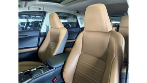 Lexus NX 2021 FWD 300 soigneusement utilisé - Product Image 5