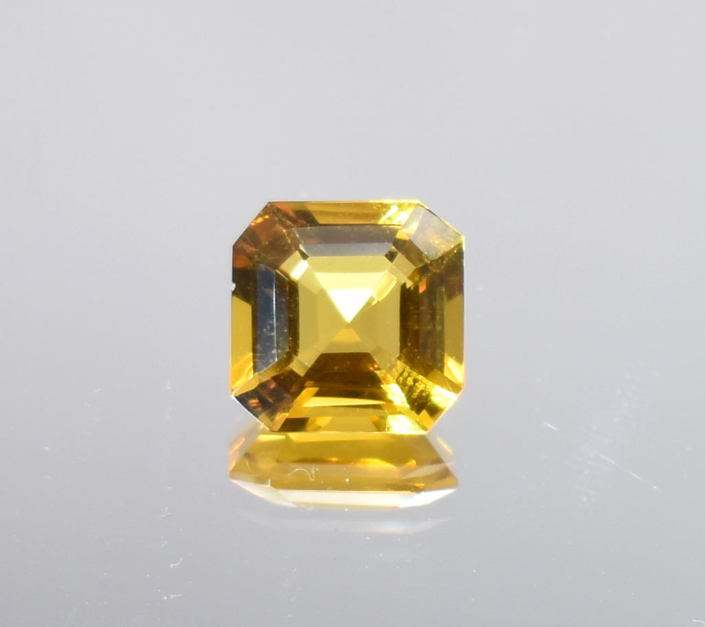 สีเหลือง