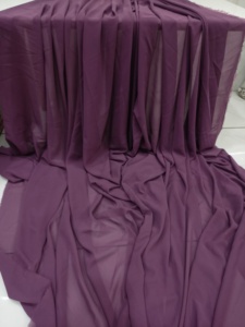 Abaya Premium en tissu B.M.W. de haute qualité, matière douce et respirante, idéale pour les abayas élégantes et les tenues modestes, durable et douce. - Product Image 3