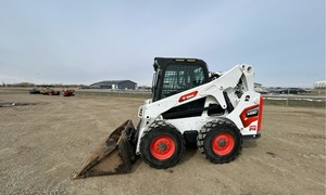 รถตักล้อยาง Bobcatts 5650 รถตักขนาดเล็กแบบ Skid Steer พร้อมถังสีขาว สำหรับงานก่อสร้าง - Product Image 3