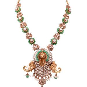 Juego de Pendientes Majestic Royal Menagerie con Diseño de Pavo Real y Elefante, con Diamantes Polki y Esmeraldas en Plata de Ley 925 Gajaah - Product Image 2