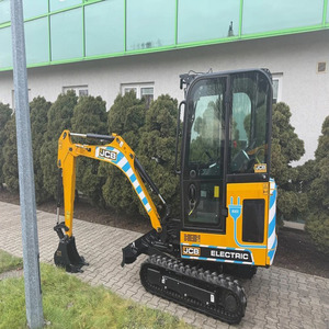 Miniexcavadora Eléctrica JCBB Tipo Oruga, Componente Central del Motor Amarillo, Equipo de Construcción - Product Image 1