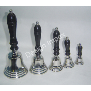 Cloches artisanales en laiton avec poignées en bois, finition argent et or, cloches de luxe, artisanat métallique, cloches décoratives, articles cadeaux - Product Image 2