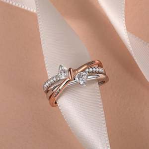 Bague de promesse en acier inoxydable plaqué or rose, personnalisée avec un nœud gravé et 2 cœurs, avec pierre de naissance - Product Image 4