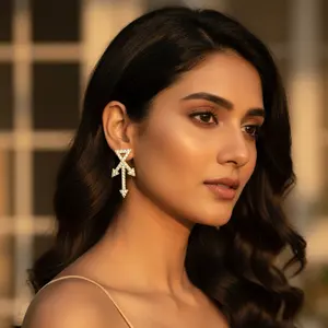 Ensemble de boucles d'oreilles et de broche en forme de flèche en cristal plaqué or, bijoux de mode, cadeau pour elle - Product Image 1