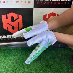 Nouveauté : Gants de football personnalisés antidérapants avec poignées ergonomiques, doigts complets, sangle de poignet réglable, confortables pour le sport - Product Image 3