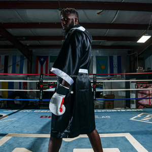 Robes de boxe personnalisées en satin à capuche pour la marche au ring – Qualité supérieure, respirantes, équipement de combat - Product Image 6