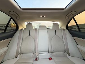 Toyota Camry GLE HEV Híbrido Blanco Usado 2024, Sedán de Nueva Energía para Viajes Urbanos |   Listo para Exportar - Product Image 4