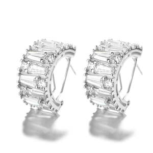 Orecchini a Cerchio Placcati in Oro 14K con Cristalli Verdi Smeraldo e Cristalli Autentici, Orecchini di Lusso con Cristalli - Product Image 1