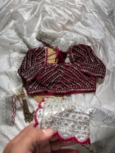 ชุดผ้าส่าหรีผ้าไหม zimmy Choo ผ้านุ่มงานปักลวดลายสวยงามขนาด3มม. - Product Image 5