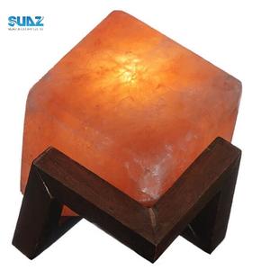 Lámparas de cubo Penny de madera del Himalaya en tamaños personalizados, lámparas de sal natural, lámparas de sal al mejor precio - Product Image 1