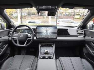 Vehículo Eléctrico Usado 2025 Qin L DM-I, Modelo Híbrido y Enchufable de Nueva Energía con Autonomía de 201-300 km, Batería de 50-70 kWh, Potencia de 120 kW - Product Image 2