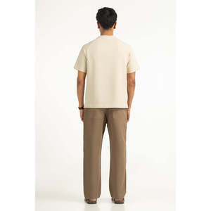 เสื้อยืดทรงปกติ ลายเรียบ ผ้าเจอร์ซีย์ระบายอากาศ พิมพ์ลายสกรีน รุ่น MN-TS-SS26-024-B - Product Image 4