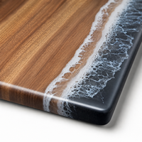 Planche à découper décorative en bois avec résine époxy, motif art marin, pour la présentation artisanale de fromages et charcuteries en cuisine