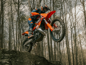 Disponible dès maintenant : Nouvelles motos 125 X-C 2025 en stock F6175Y3 - Product Image 5