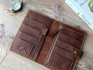กระเป๋าสตางค์หนังแท้สำหรับเดินทางแบบครอบครัวมีที่ใส่หนังสือเดินทาง6ใบกระดุมปิดแบบบล็อค RFID สไตล์วินเทจ LFPH-0036 - Product Image 2