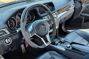 Mercedes-Benz E63 S AMG Sedán 2015 Usado, ~33,400 Millas, V8 Biturbo, Tracción en las Cuatro Ruedas, Mayormente de Propiedad del Sur - Product Image 4