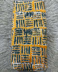 Coton africain imprimé à la cire utilisé par les designers de Lusaka en Afrique et en Europe pour les vêtements et les vêtements africains - Product Image 2