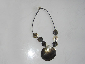 Collier de coquillages mélangés, perles de coquillages, pendentif en coquille noire de 45 mm, idée de cadeau religieux - Product Image 4