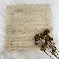 Plateau festonné en travertin beige au design moderne Plateau de courtoisie en pierre de marbre Assiette à fruits