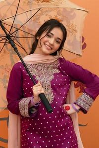 Lehenga Choli formel brodé en acrylique pour filles pakistanaises, pour les occasions de mariage, d'anniversaire et d'Eid - Product Image 5