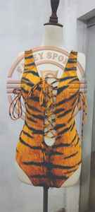 Robe pour femme au design unique, sublimation, meilleure qualité, vêtements de mode - Product Image 3