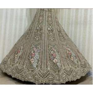 Conjunto nupcial de Lehenga con bordado rico en lentejuelas y detalles de Zari Ideal para mercados mayoristas y de exportación - Product Image 6