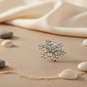 Boucles d'oreilles clous tendance pour femme, motif flocon de neige argenté, avec zircon cubique et perle, forme fleur dorée rose, pour fiançailles, bijoux pour femme - Product Image 1