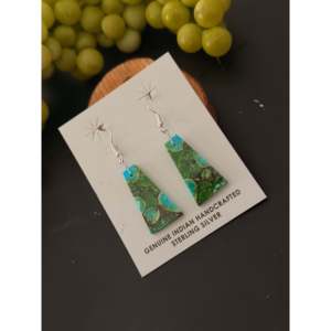 Pendientes Colgantes de Plata de Ley y Turquesa Verde Mohave Navajo, Diseño Geométrico en Losa, Hechos a Mano - Product Image 3