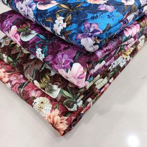 Tissu d'impression numérique en velours de polyester à 100%, couleurs vives de haute qualité, doux et durable, parfait pour un usage domestique à la mode - Product Image 1