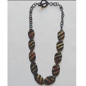 Cuerno de búfalo natural, forma geométrica, duradero, hecho a mano, arte moderno y joyería de moda coleccionable para mujer - Product Image 1