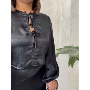 Blusa de Satén con Lazo Delantero para Mujer, Venta al por Mayor - Product Image 5