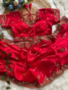 ชุดส่าหรีผ้าไหมอินเดียดีไซน์หรูหรา สไตล์ดั้งเดิม ลวดลายพิเศษ สำหรับงานปาร์ตี้ งานแต่งงาน พร้อมเสื้อคลุมสำหรับผู้หญิง - Product Image 4