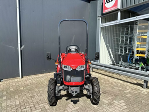 Tracteur agricole compact Massey Ferguson 1740E, 21 CV, 4 roues motrices, transmission hydrostatique - Product Image 2