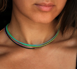Collier ras du cou tendance en perles délicates, collier asymétrique minimaliste en perles, bandana perlé à franges - Product Image 1