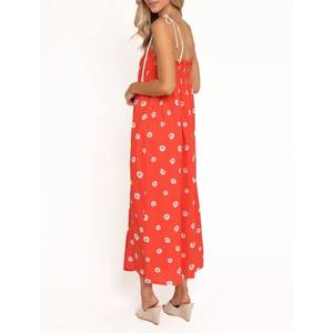 ชุดมินิเดรสสำหรับผู้หญิง ออกแบบมาเพื่อตู้เสื้อผ้าที่ใส่ใจเทรนด์ มอบลุคที่ดูดี สง่างาม ใส่ได้หลากหลายโอกาส และให้เสน่ห์ทันสมัย - Product Image 3