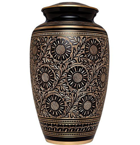 Urna de cremación negra y dorada con un patrón floral de estilo vintage. Disponible a precio mayorista. - Product Image 3