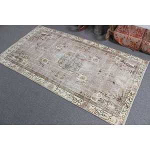 Tapis turc vintage à accents floraux 3,5x6,6 pi (106x200 cm), tapis marron à motifs floraux - Product Image 4